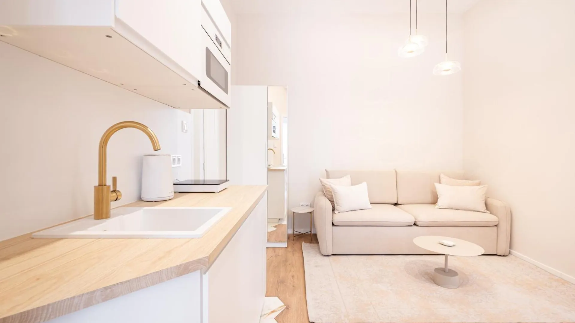 Akacfa 43 Heritage Apartment - Best Location By Bqa Budapest 0*,