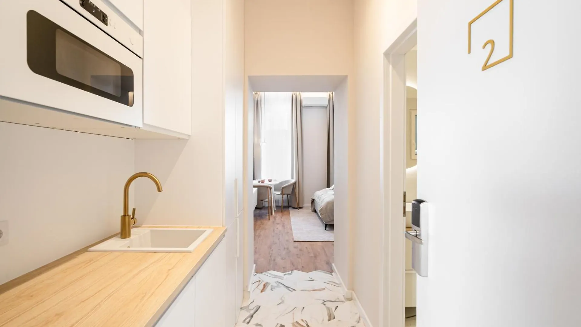 Akacfa 43 Heritage Apartment - Best Location By Bqa Budapest 0*,  Hungría
